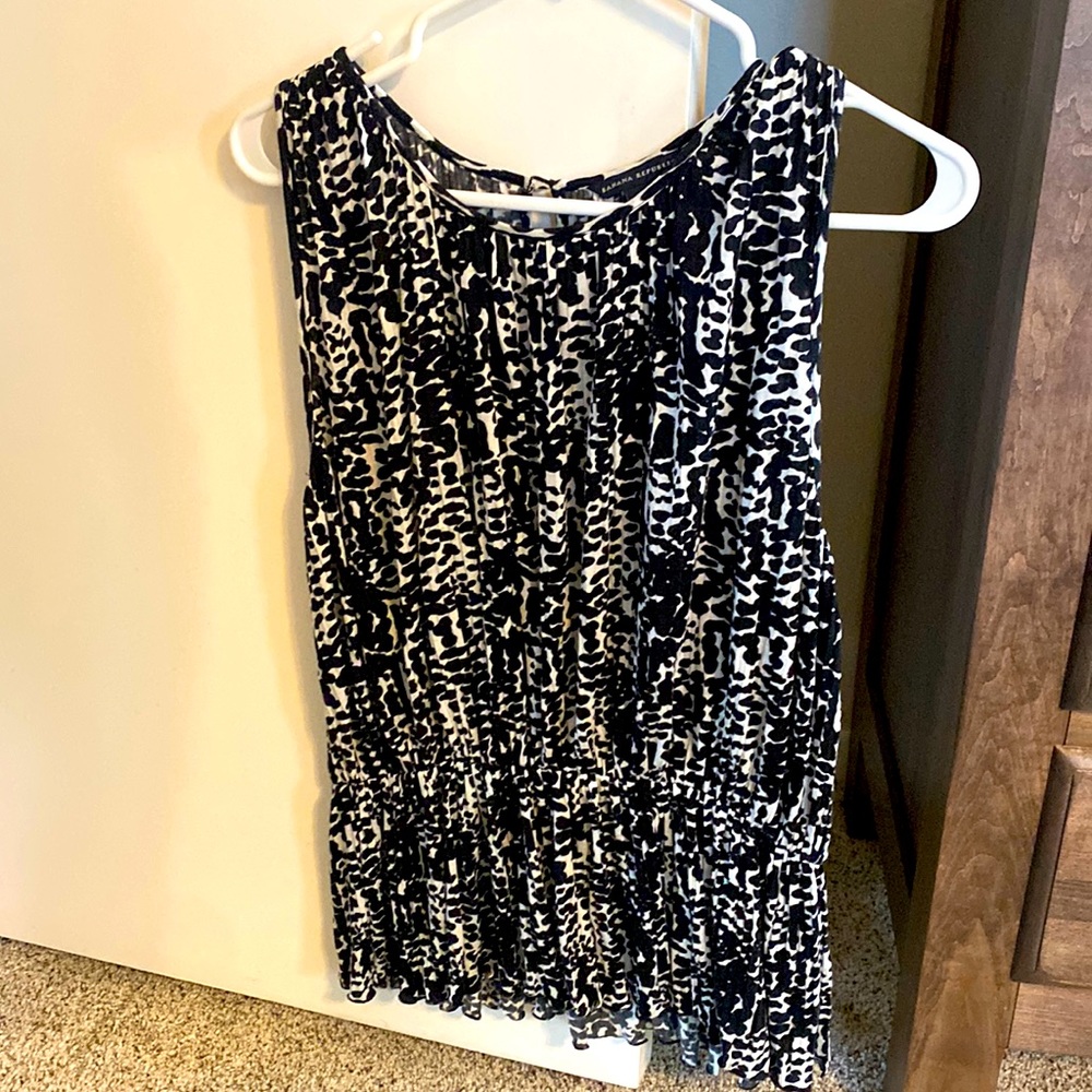 Banana Republic black and white patterned viscose blouse size Small